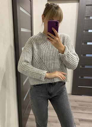 Короткий светр stradivarius