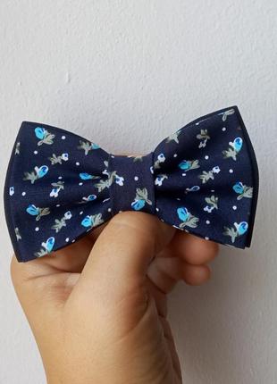 Краватка-метелик в блакитна квіточка1 фото
