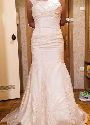 Свадебное платье рыбка русалка очень красивое на худенькую девушку4 фото