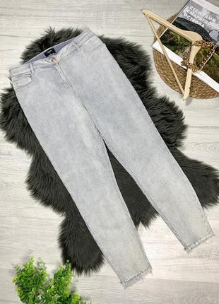 Стрейчевые джинсы с необработанным низом2 фото