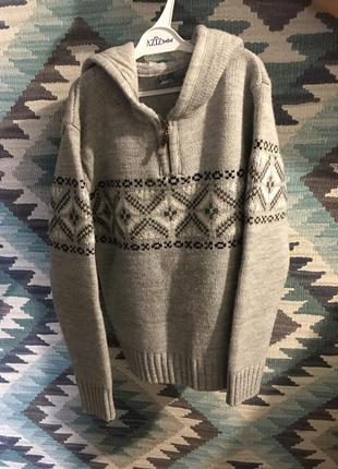 Красивый детский свитер с узором