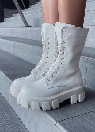 Женские ботинки prada hight boot white