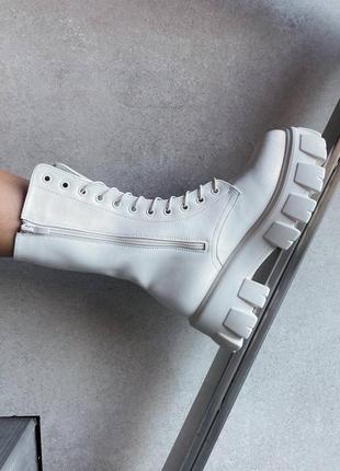 Женские ботинки prada hight boot white2 фото