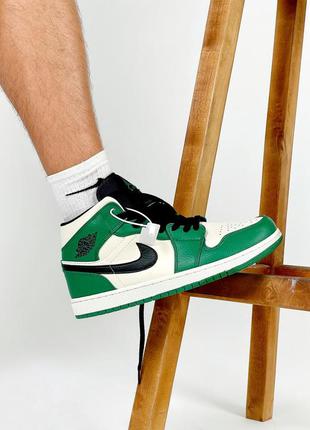 Женские кроссовки nike air jordan 1 white green 36-37-38-395 фото