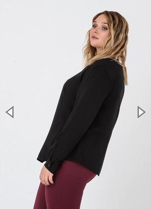 Черная  свободного  кроя блуза  54 -56 размера.1 фото
