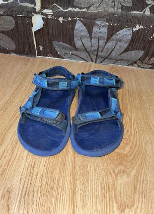 Босоніжки teva