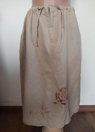 Льняная юбка а -силуэта с шитьем1 фото