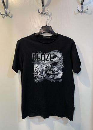 Чоловіча футболка чорна