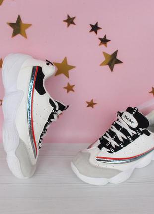 Стильные кроссовки 36 размера