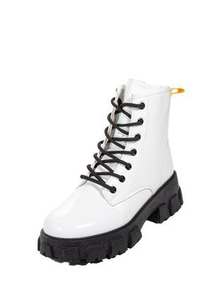 Белые демисезонные ботинки на шнуровке осенние весенние на платформе2 фото
