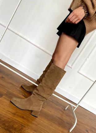 Чоботи труби замшеві шкіряні с квадратним мисом на підборах