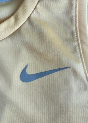 Яскрава спортивна майка бренду nike оригінал4 фото