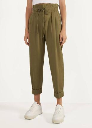 Штани bershka із завищеною талією, р. 12/40