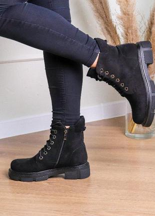 Черные женские ботинки замшевые на меху зимние3 фото