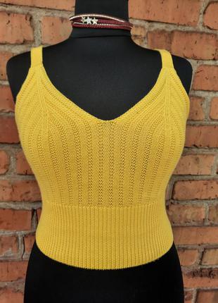 Вязаный топ. ярко жёлтого цвета.тренд года 2021-2022