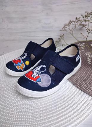 Фірмові тапочки waldi дитяче взуття для будинку й саду