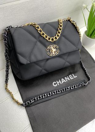 Модная чёрная сумка в стиле chanel