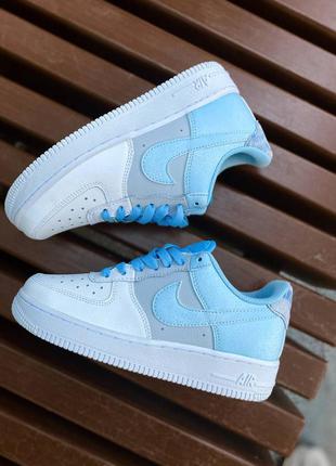 Nike air force 1 lv8 «psychic blue” женские белые голубые трендовые кроссовки найк форс жіночі білі блакитні брендові стильні кросівки тренд