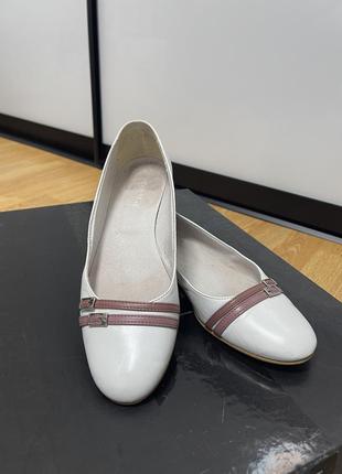 Балетки жіночі