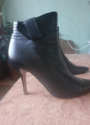 Сапожки жіночі.