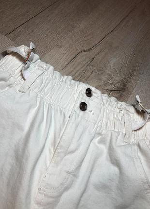 Белые джинсовые шорты3 фото