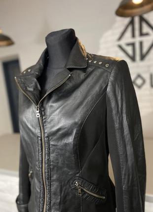 Чорна шкіряна курткаку   чёрная кожаная куртка кожанка3 фото