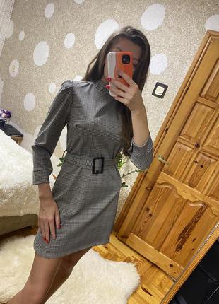 Стильне плаття міні в клітку