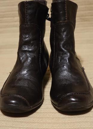 Утеплені темно-коричневі фірмові шкіряні чоботи medicus deichmann. німеччина 6 р