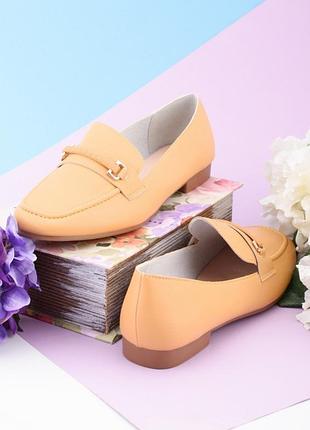 Женские туфли на низком ходу