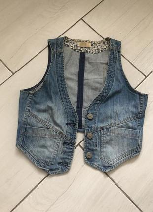 Стильний джинсовий жилет