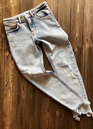 Джинсы zara