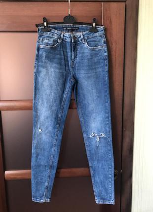 Джинсы bershka