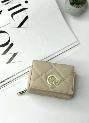 Кошелек бежевый