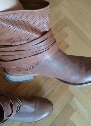 Нові черевики чоботи з натуральної шкіри італія, 42
