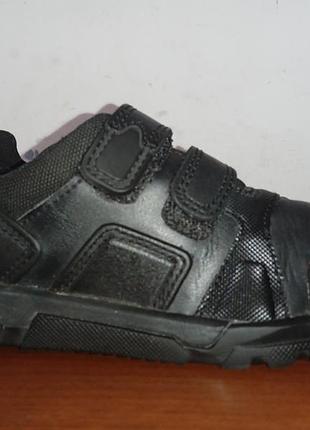 Кроссовки clarks
