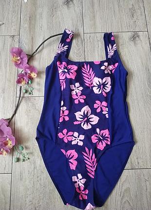 Сдельный купальник