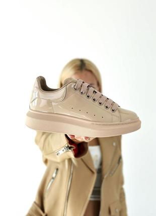 Кросівки alexander mcqueen кроссовки beige patent7 фото