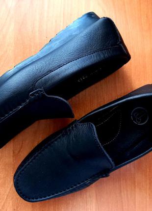 Натуральные кожаные туфли для мальчика черные 35 размер