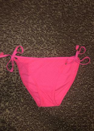 Яркий фактурный низ от купальника