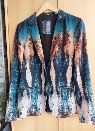 Брендовий, дуже гарний піджак guess р. 44(s)-46(m)