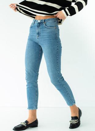 Приталенные джинсы с высокой талией7 фото