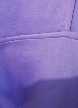 Яркий свитшот, теплая блуза, с вырезом на спине и пышными рукавами2 фото