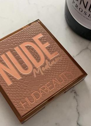 Палетка тіней для повік huda beauty nude obsessions eyeshadow palette - medium2 фото