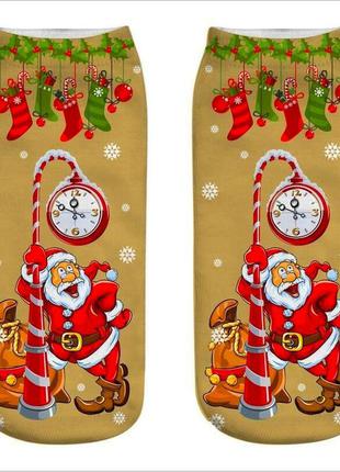 Крутые праздничные кремовые шоколадные носки носочки с ярким рисунком веселый санта клаус под часами1 фото
