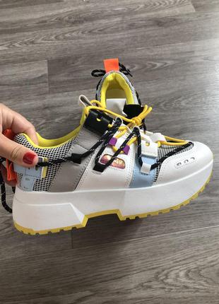 Классные сникерсы 37 р. новые!