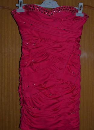 Ультра-яркое секси платье - сарафан  nikibiki с роскошной драппировкой и стразами