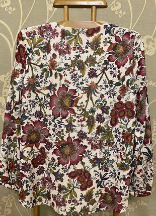 Нереально красивая и стильная брендовая блузка в цветах.2 фото