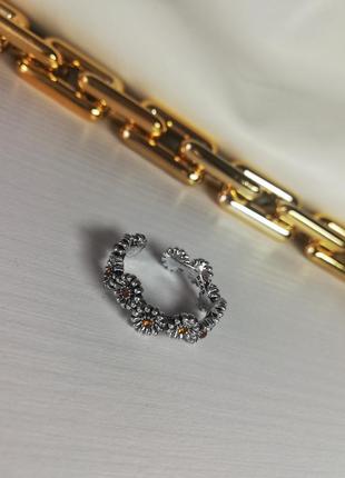 Кільце з пробою.