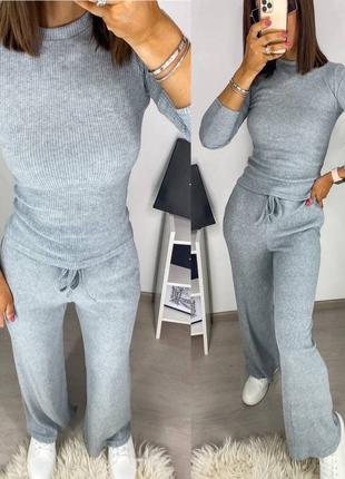 Відмінний костюм рубчик