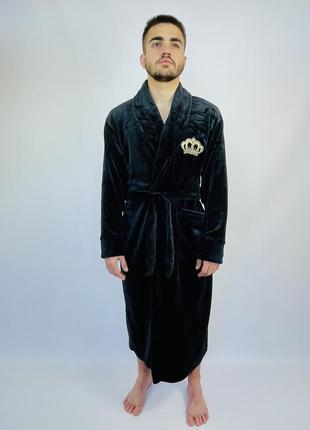 Чоловічий махровий халат з вишивкою